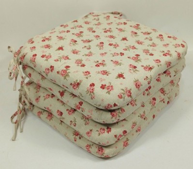 Sedák 40x40 cm látka RůŽIČKY set 4 kusy - DOPLŇKY - Polstry a polštáře - Polstry na židle
